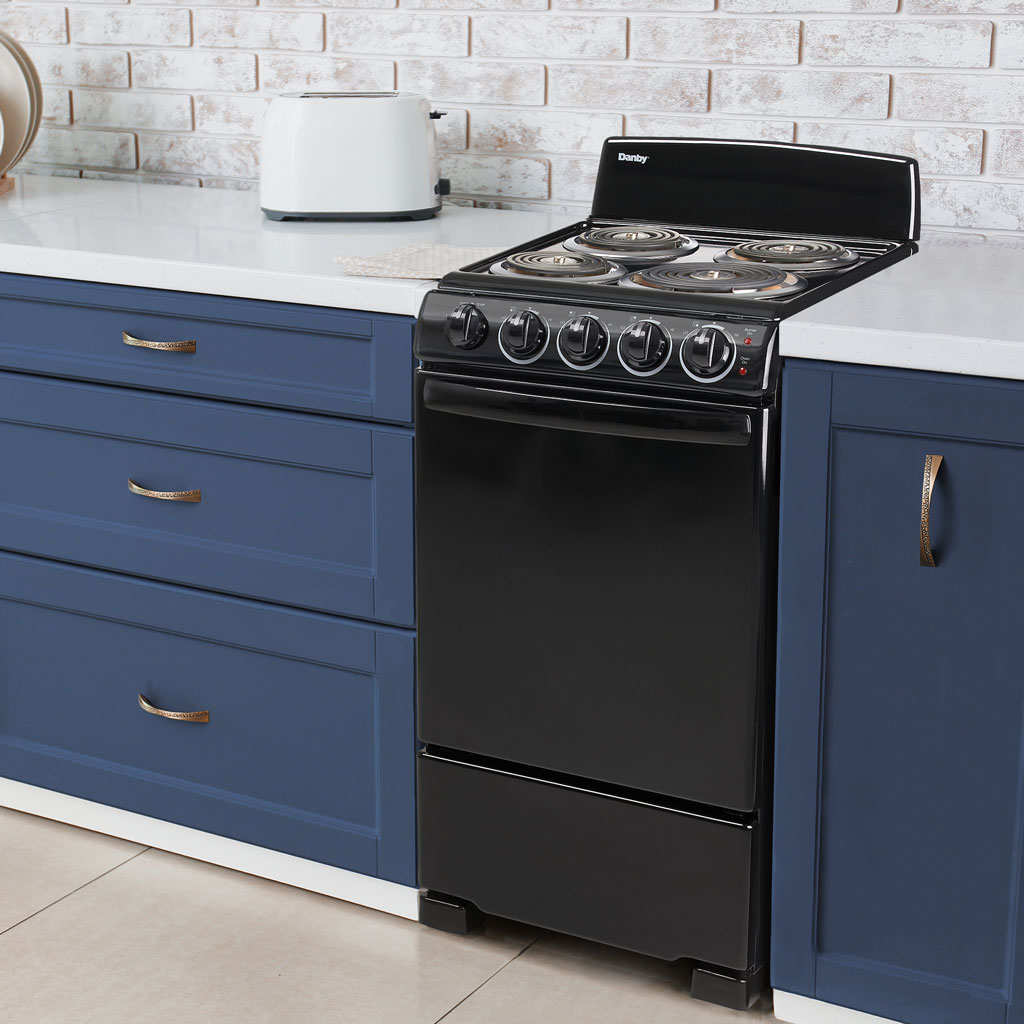 Danby 20" Wide Electric Range in Black - Image 6