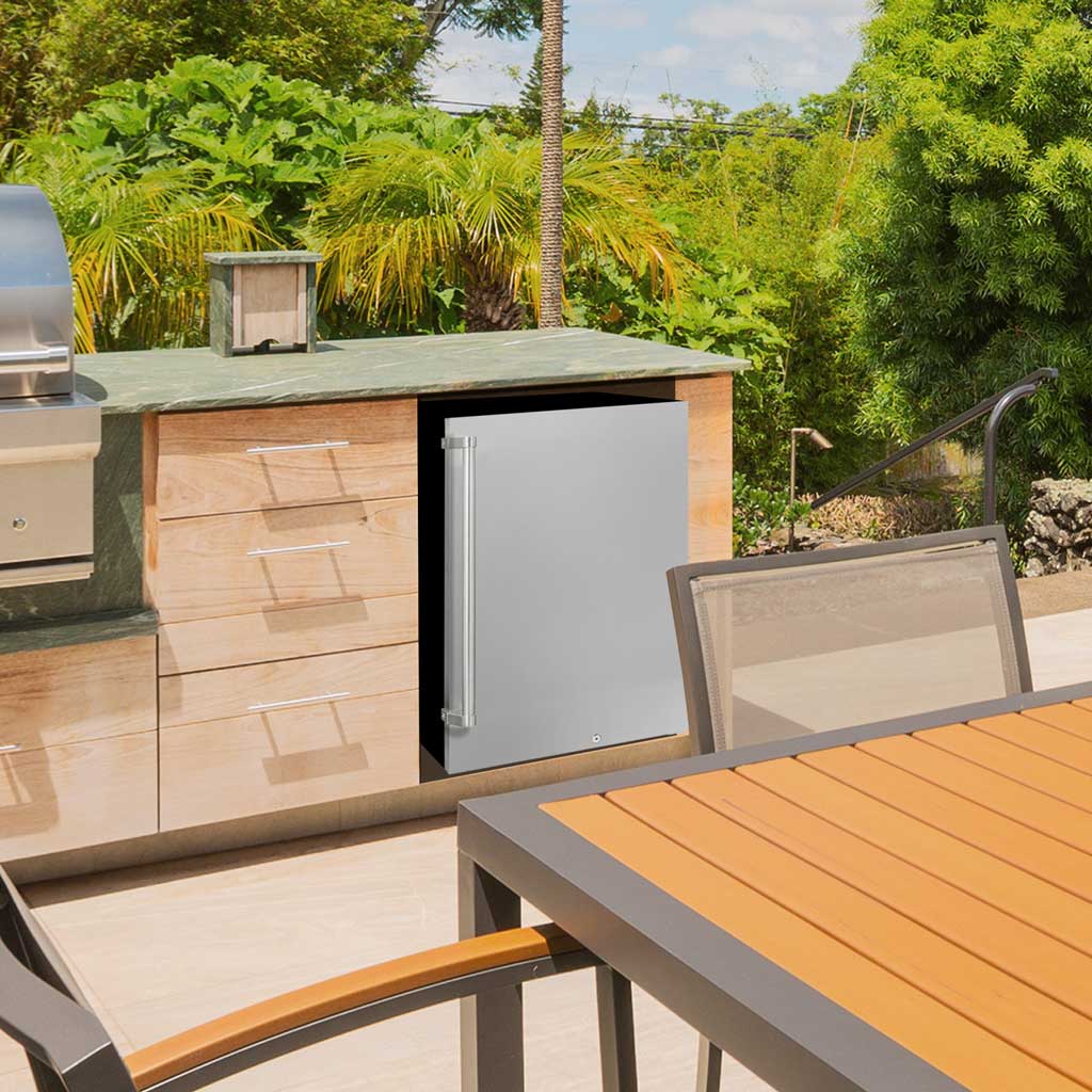 Danby 4.4 cu. ft. Outdoor Fridge in Stainless Steel - Image 3